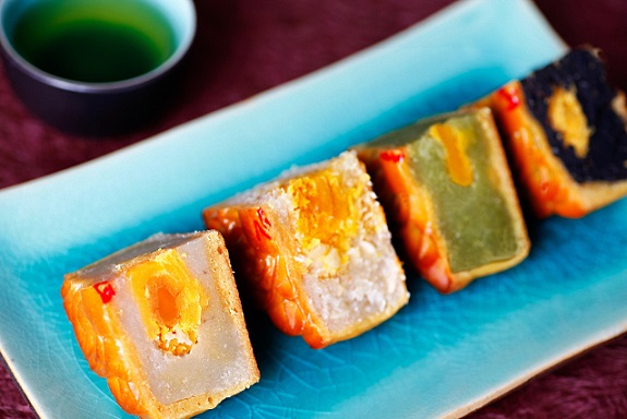 banh-trung-thu-tang-khach-nen-chon-loai-nao