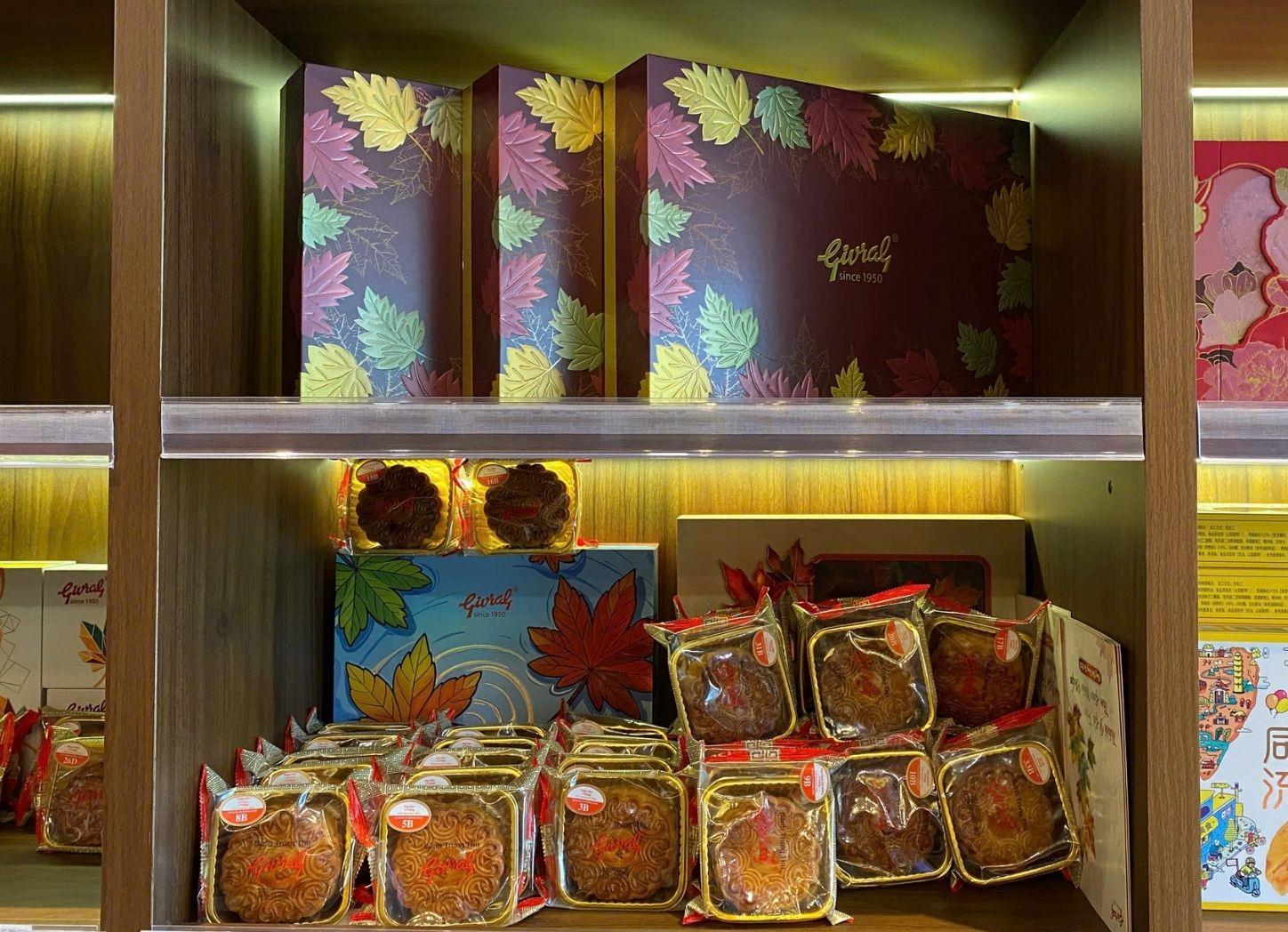 khach-hang-cua-CQ-Mart-1.jpg